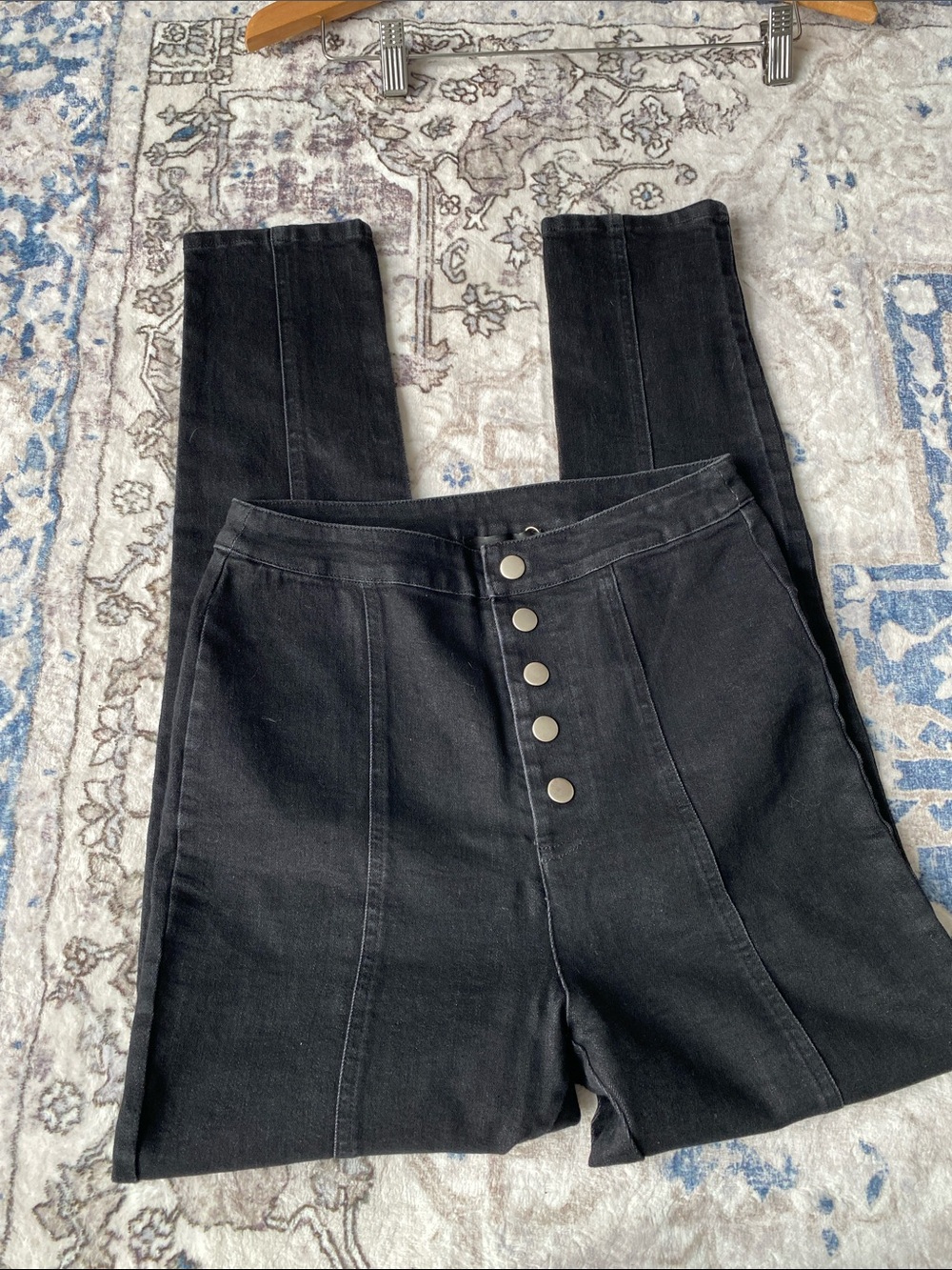 KITTENISH Delaney High-Rise Black Women's with Front Button Detail XS